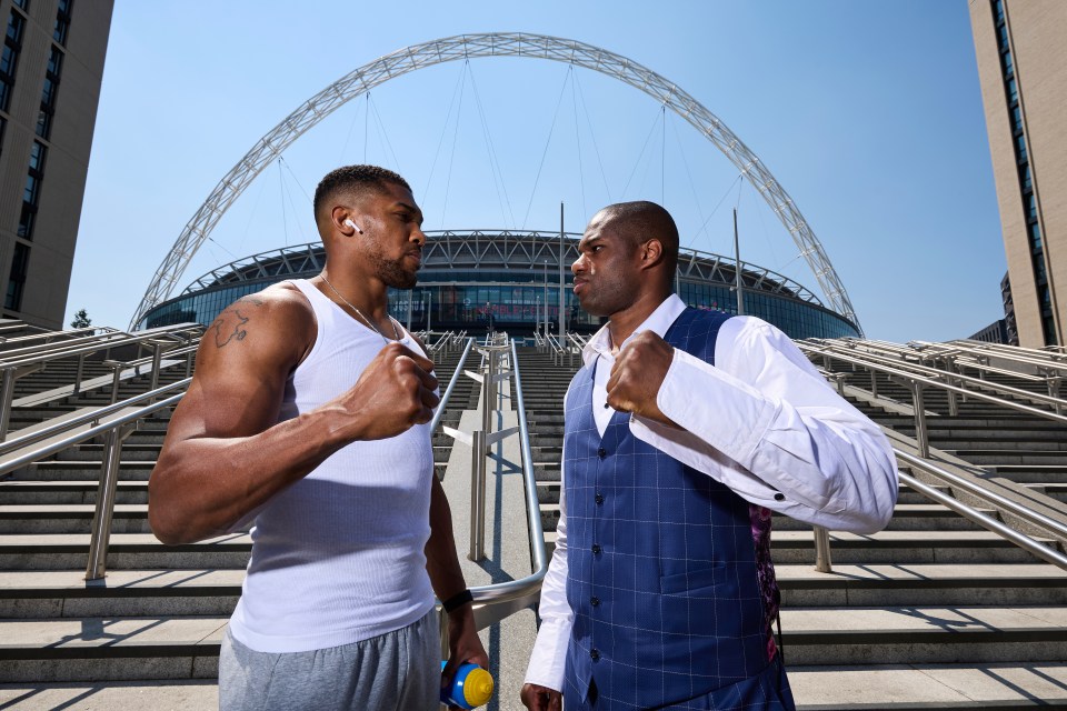 Joshua is the favourite to edge past Dubois in their fiery clash